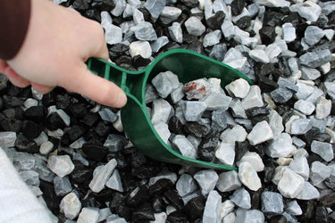 Black Ice Chippings – Decorative Gravel